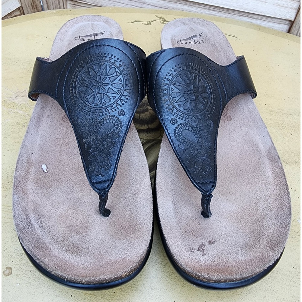 Dansko Priya Sz 37 US 6.5 7 Black Leather Embossed Mandala Thong Sandals Boho